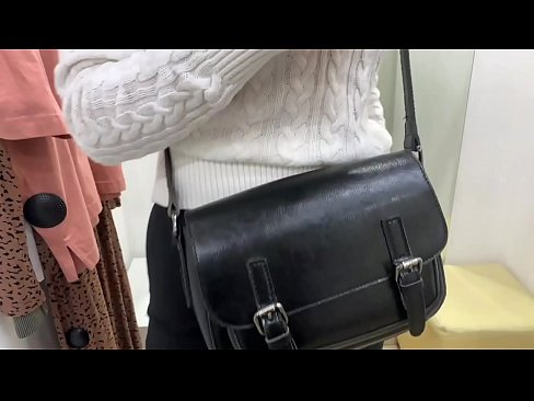 ❤️ 年轻婊子FeralBerry在试衣间用假阳具公开自慰 自制毛片❌❤
